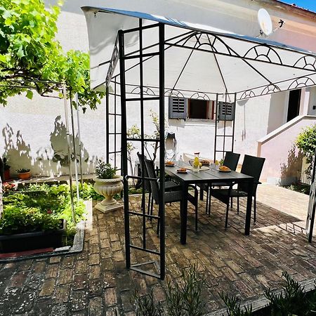 V&V Apartment Pula Zewnętrze zdjęcie