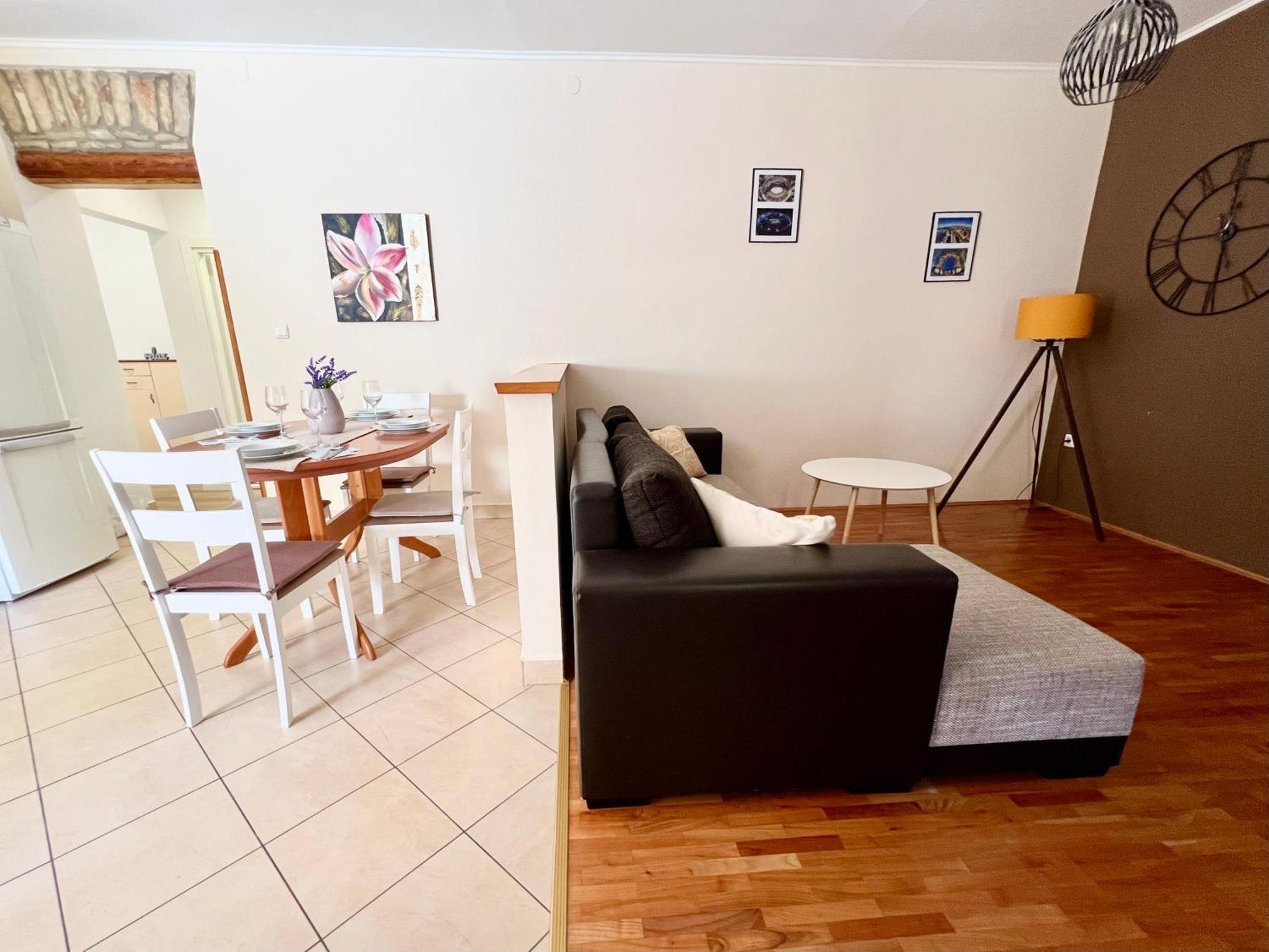 V&V Apartment Pula Zewnętrze zdjęcie