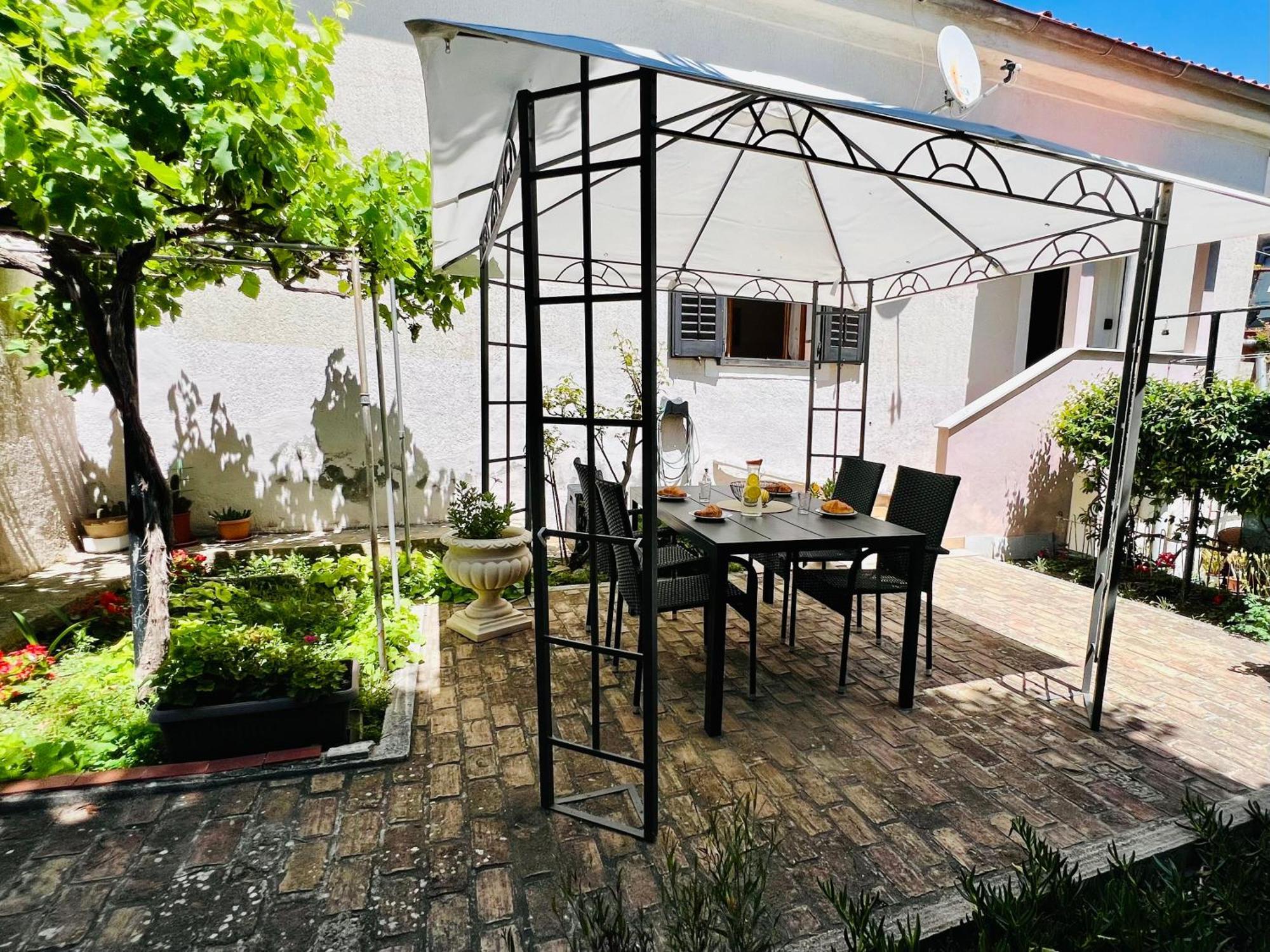 V&V Apartment Pula Zewnętrze zdjęcie